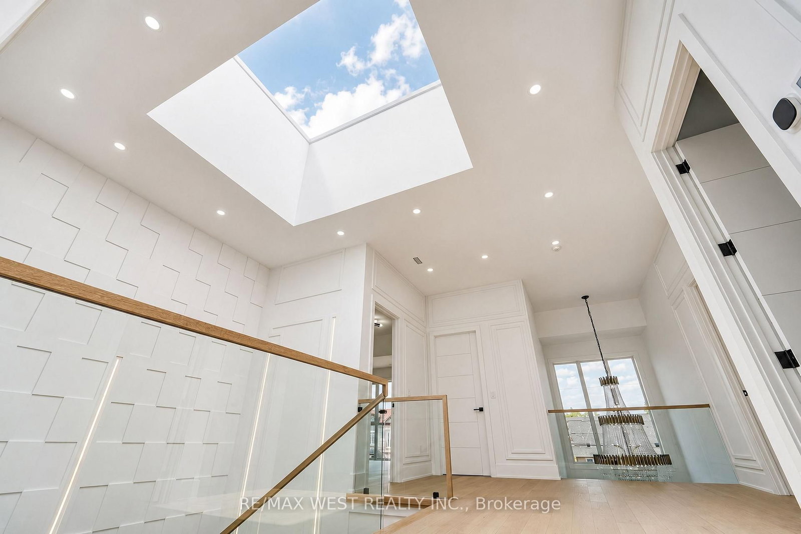 53 Celt Avenue • Toronto, ON photo 13