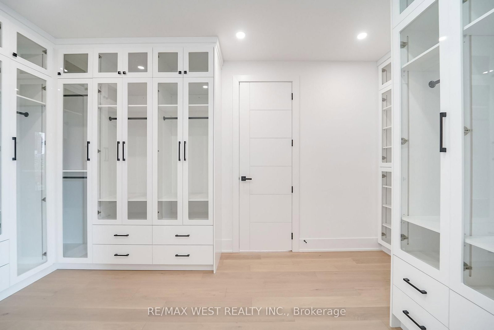53 Celt Avenue • Toronto, ON photo 16