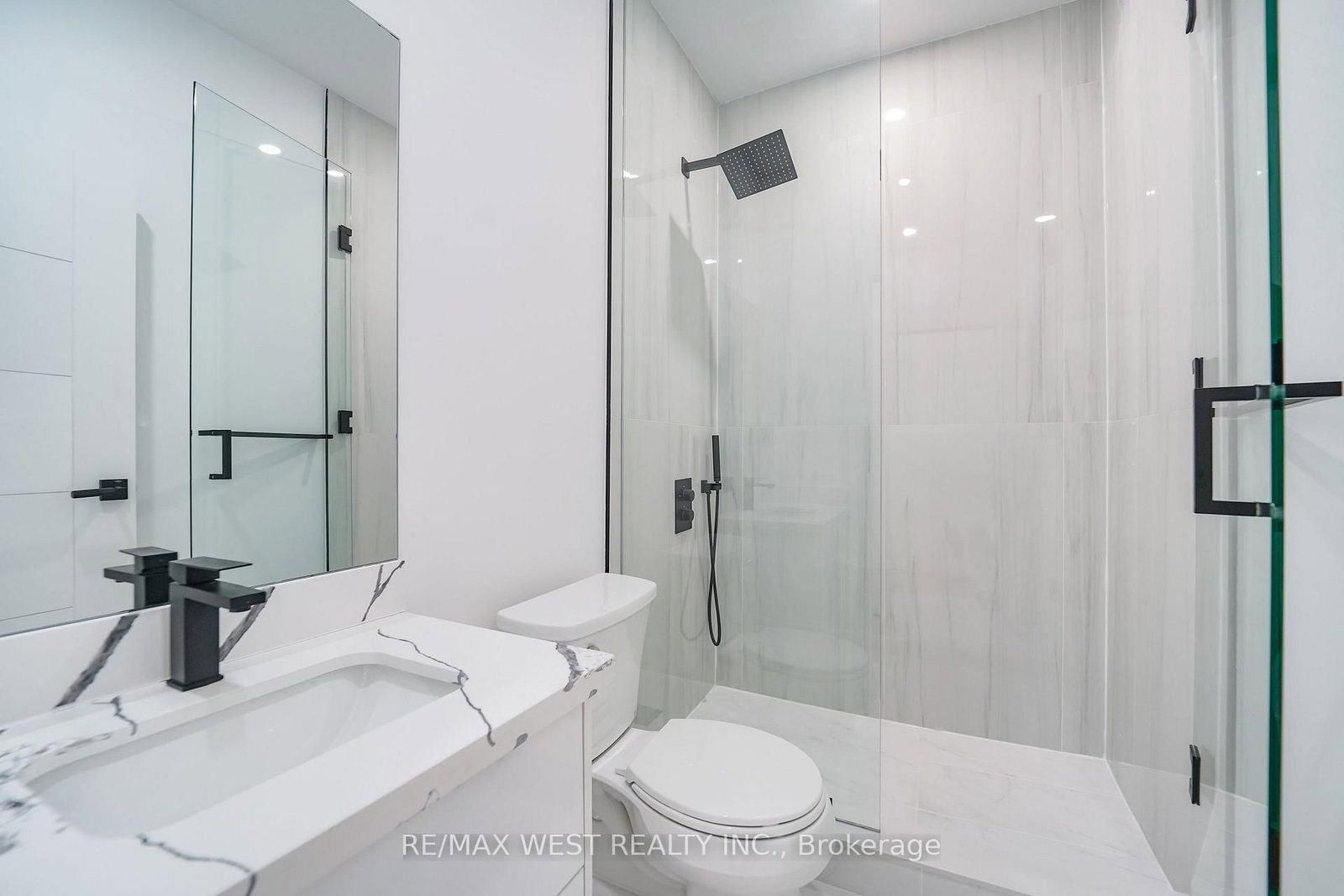 53 Celt Avenue • Toronto, ON photo 25