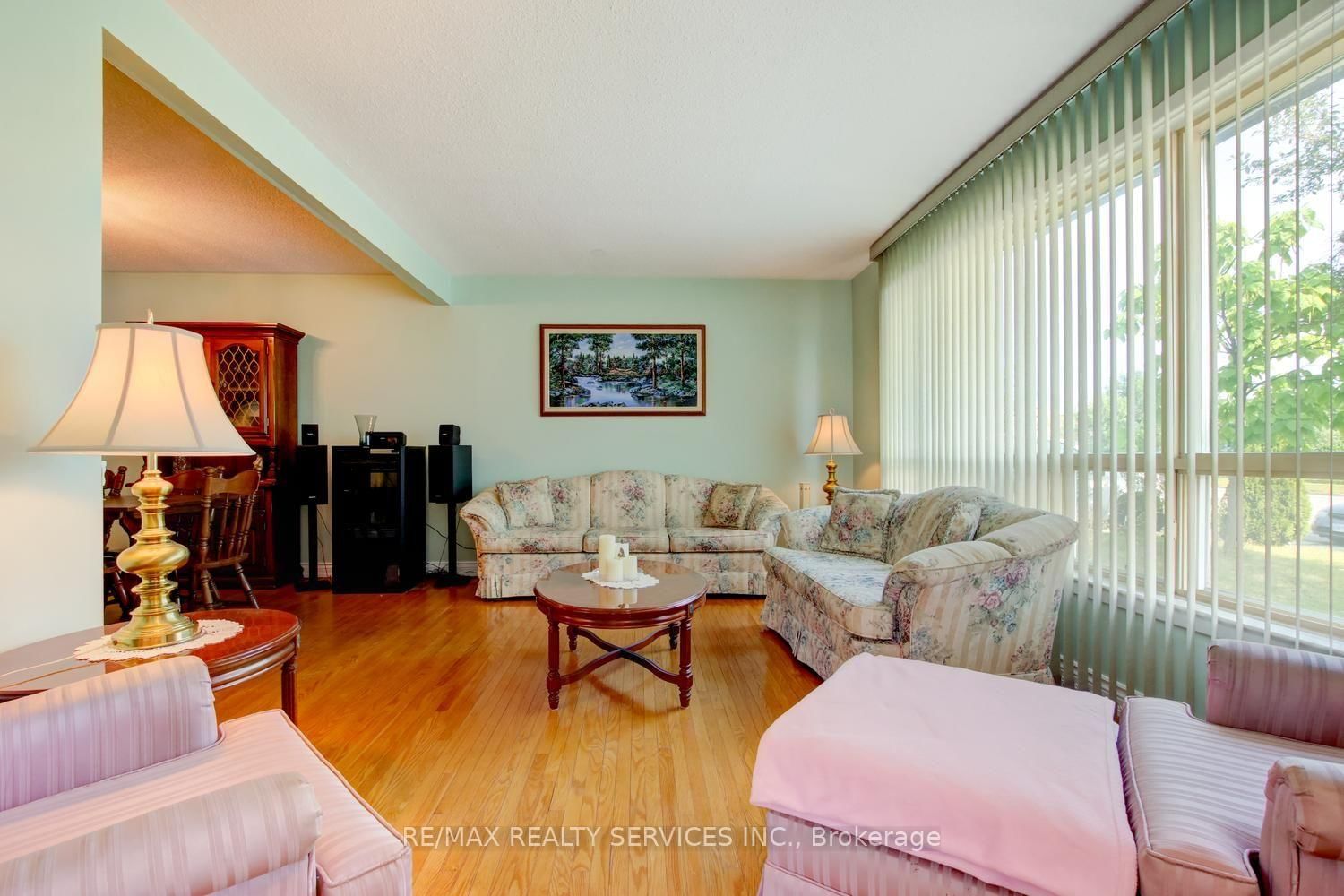21 Finchgate Boulevard • Brampton, ON photo 3