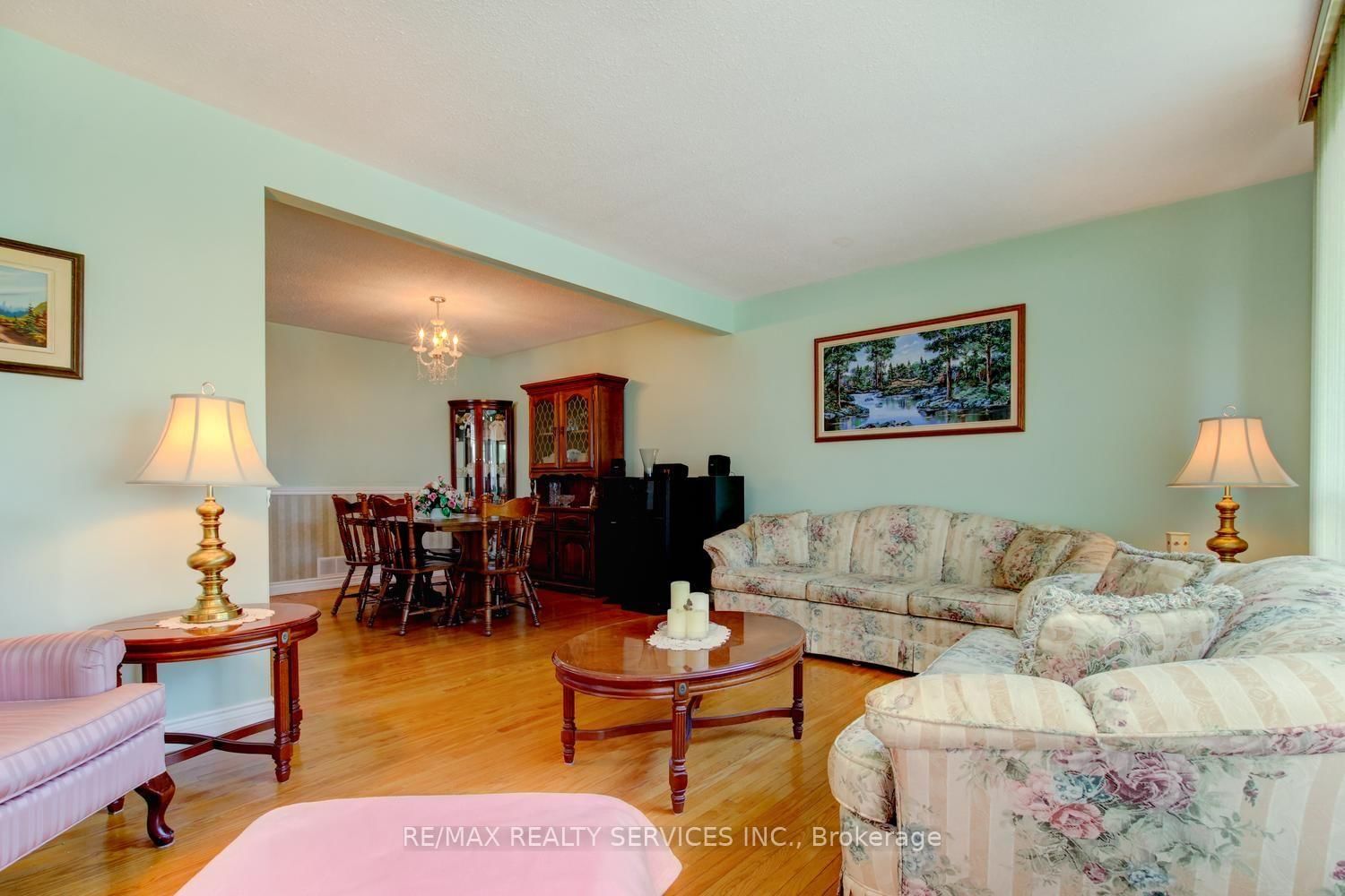 21 Finchgate Boulevard • Brampton, ON photo 4
