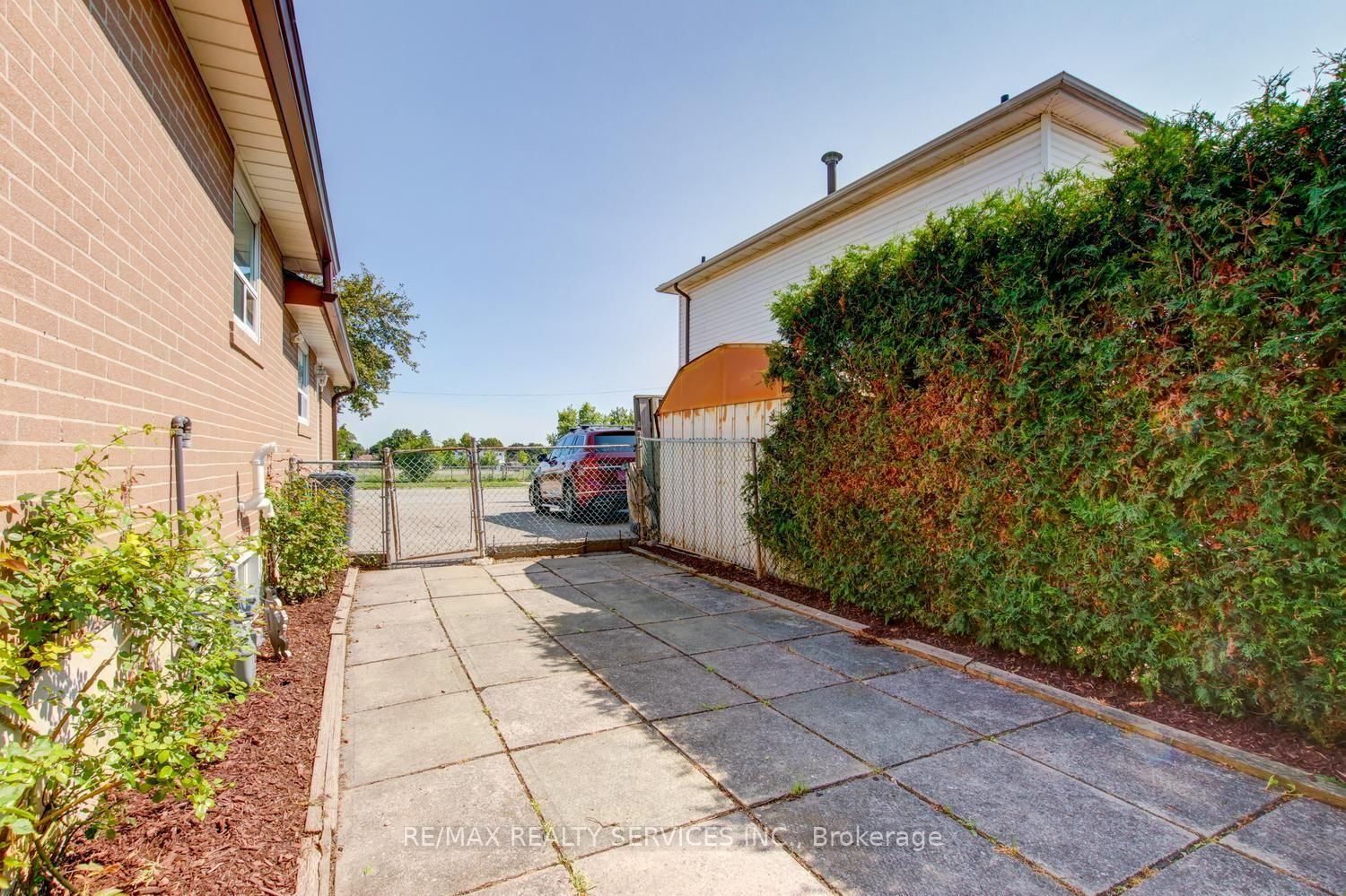 21 Finchgate Boulevard • Brampton, ON photo 43