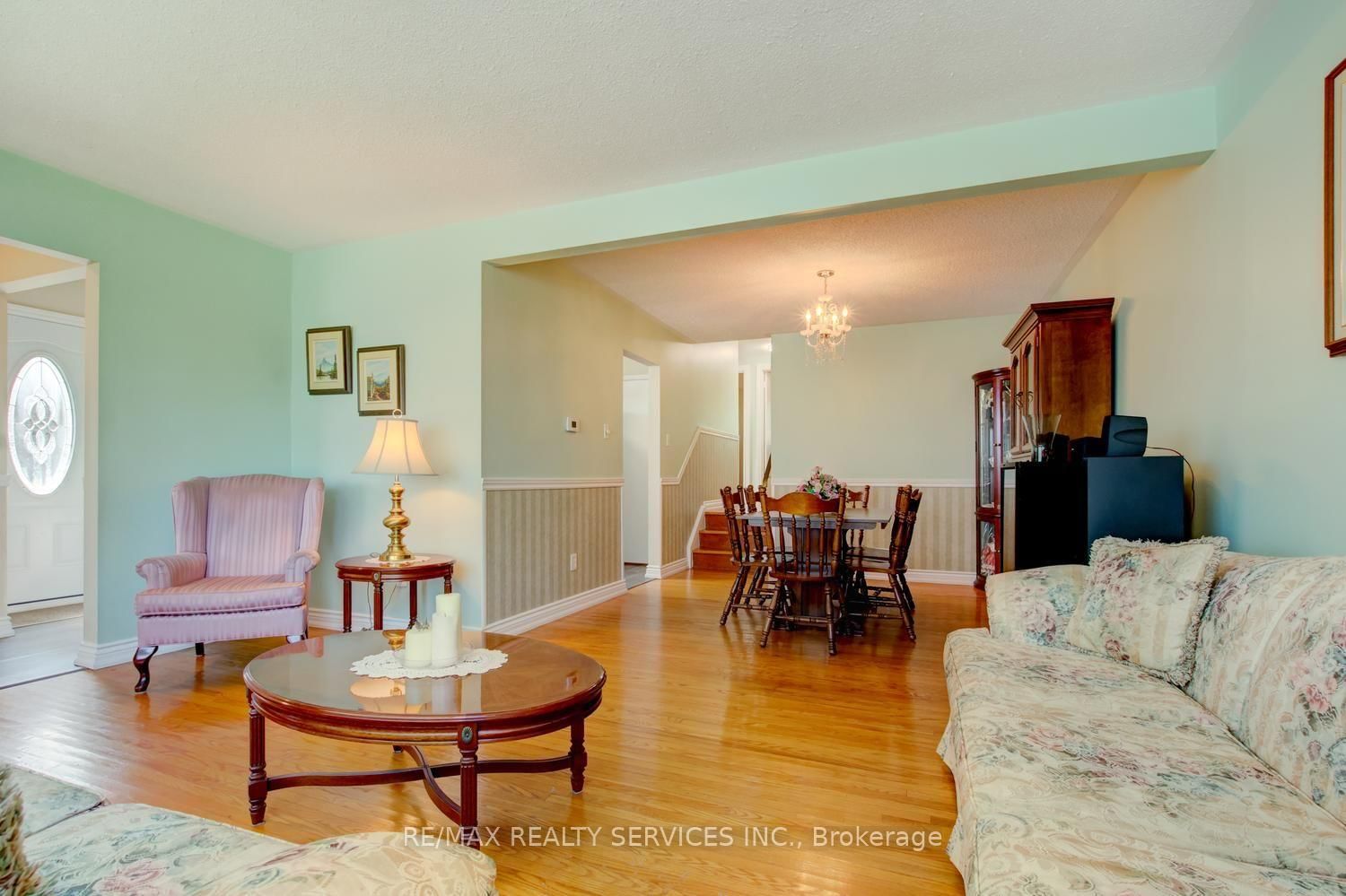 21 Finchgate Boulevard • Brampton, ON photo 7