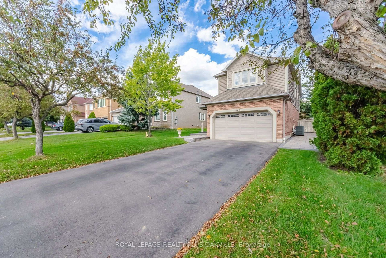 5431 Quartermain Crescent • Mississauga, ON photo 3