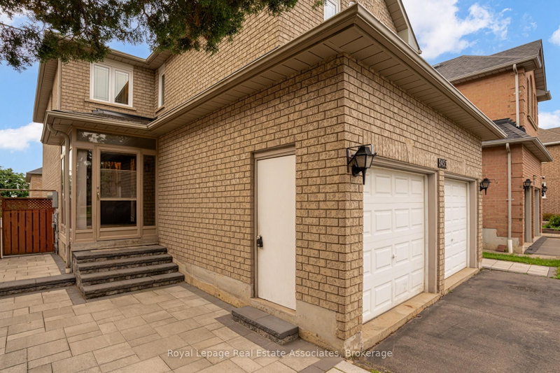 5453 Middleport Crescent