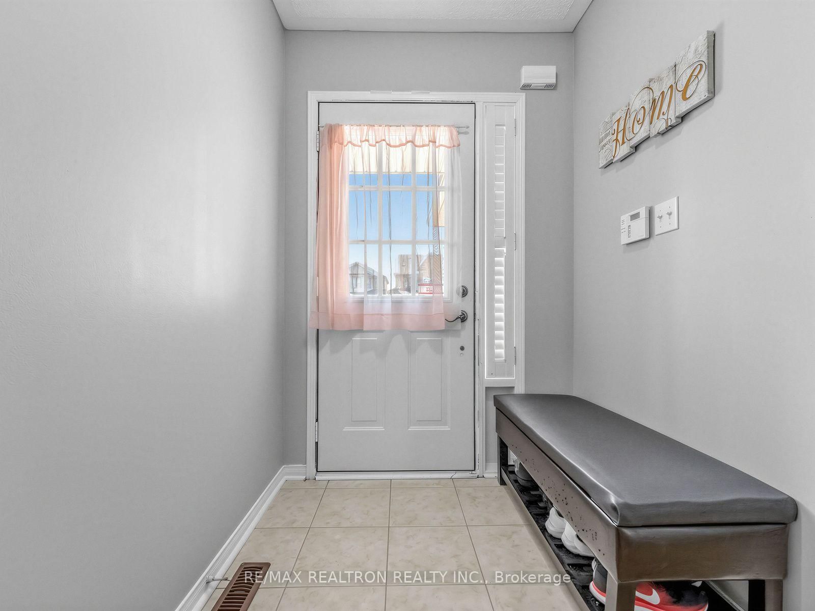 4841 Apple Blossom Circle • Mississauga, ON photo 4