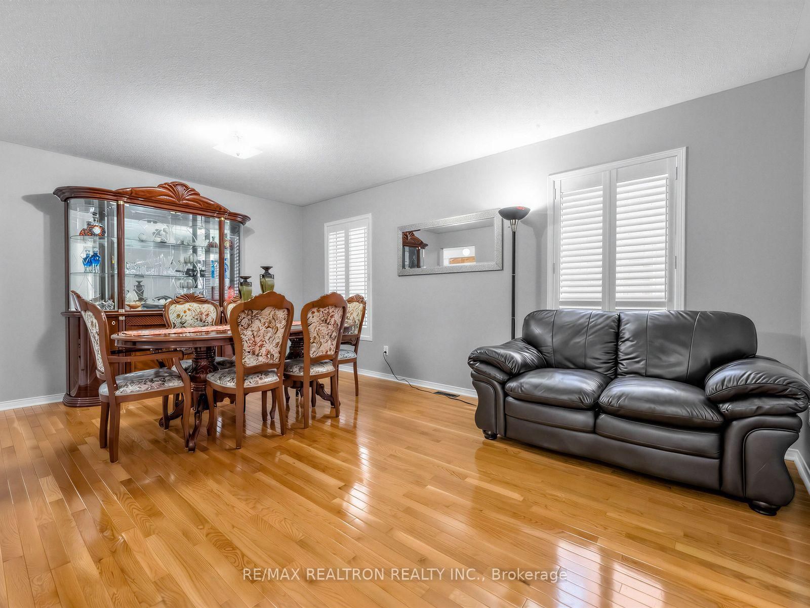 4841 Apple Blossom Circle • Mississauga, ON photo 5