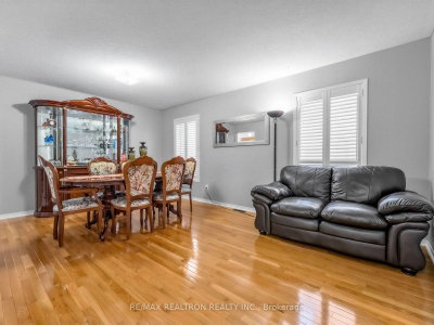 4841 Apple Blossom Circle • Mississauga, ON photo 5