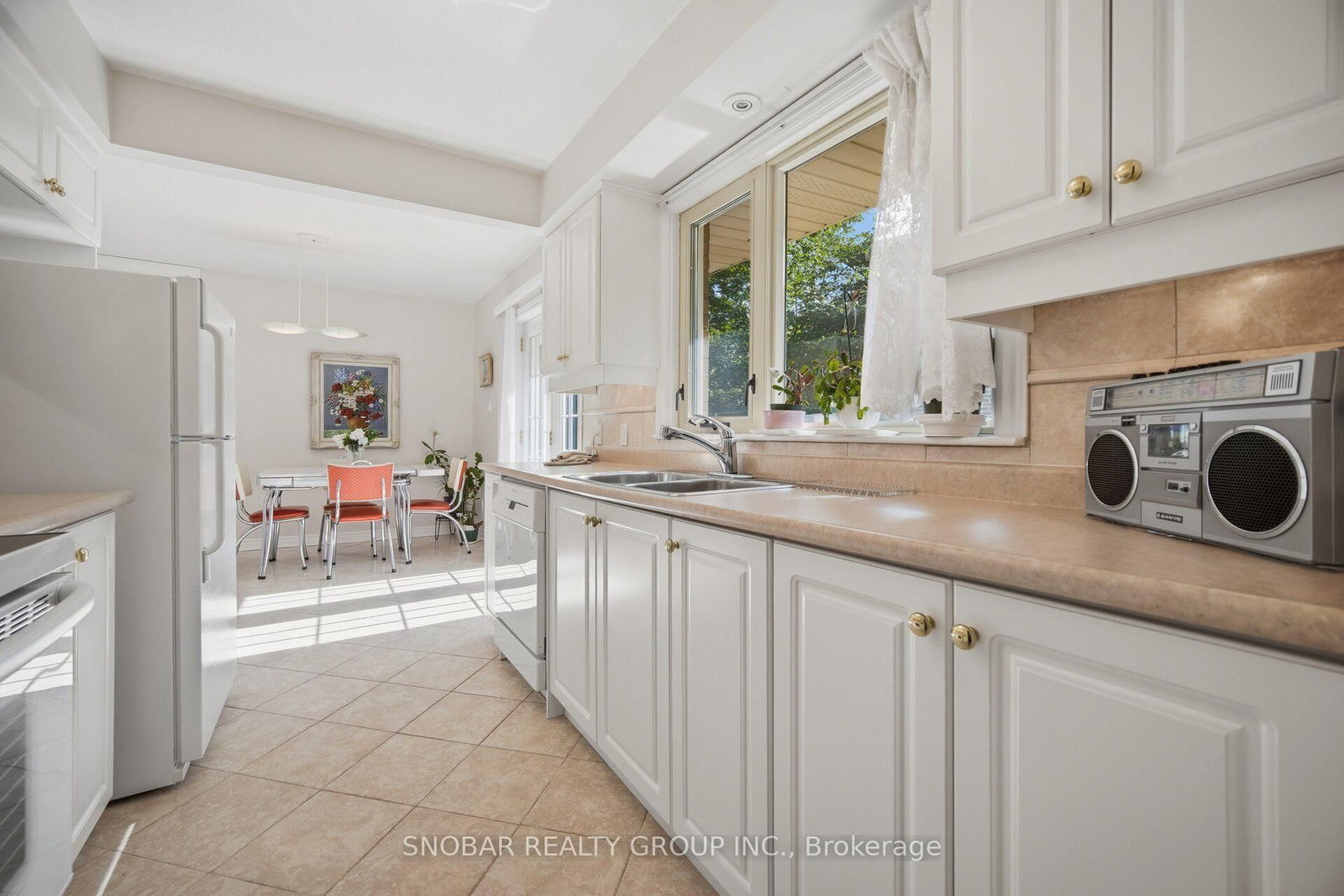 1408 Ballyclare Drive • Mississauga, ON photo 12
