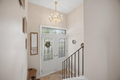 1408 Ballyclare Drive • Mississauga, ON photo 4