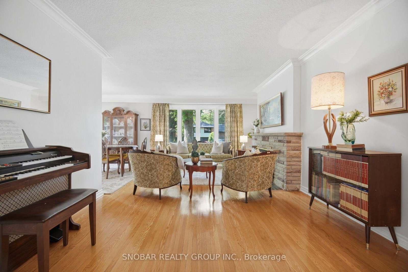 1408 Ballyclare Drive • Mississauga, ON photo 6
