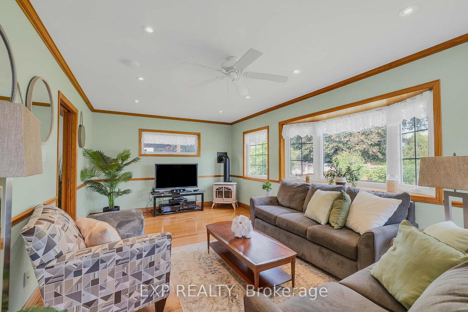 6 Jardine Place • Toronto, ON photo 18
