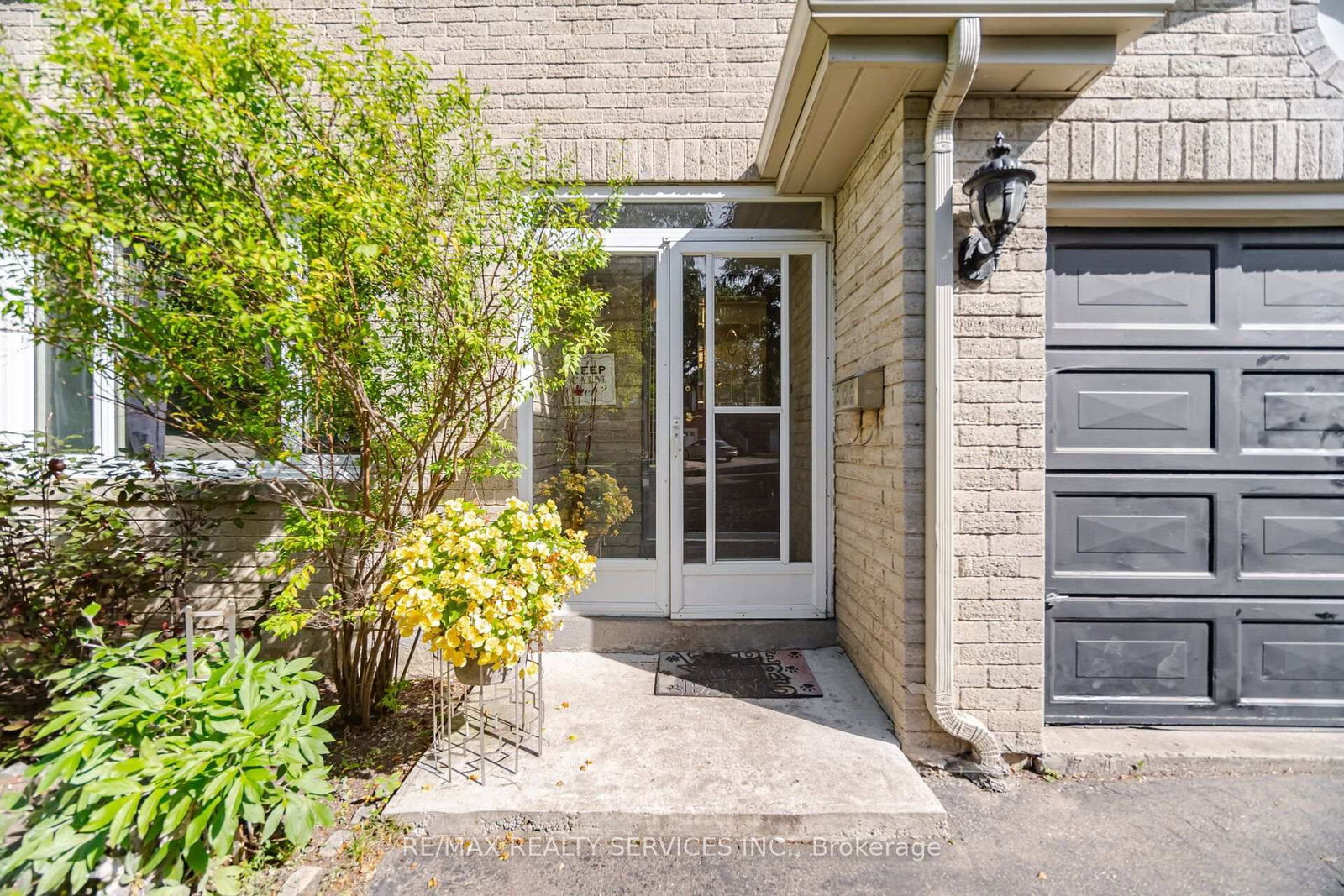 12 Ladin Drive • Brampton, ON photo 4