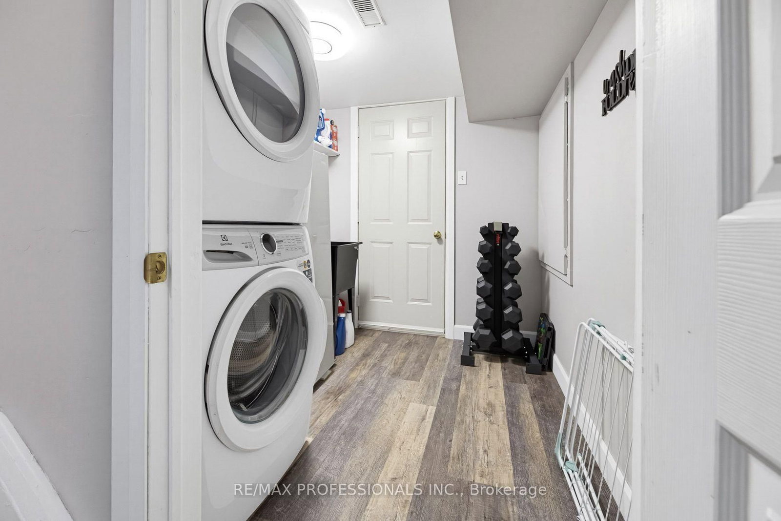 21 Waterbury Street • Caledon, ON photo 35
