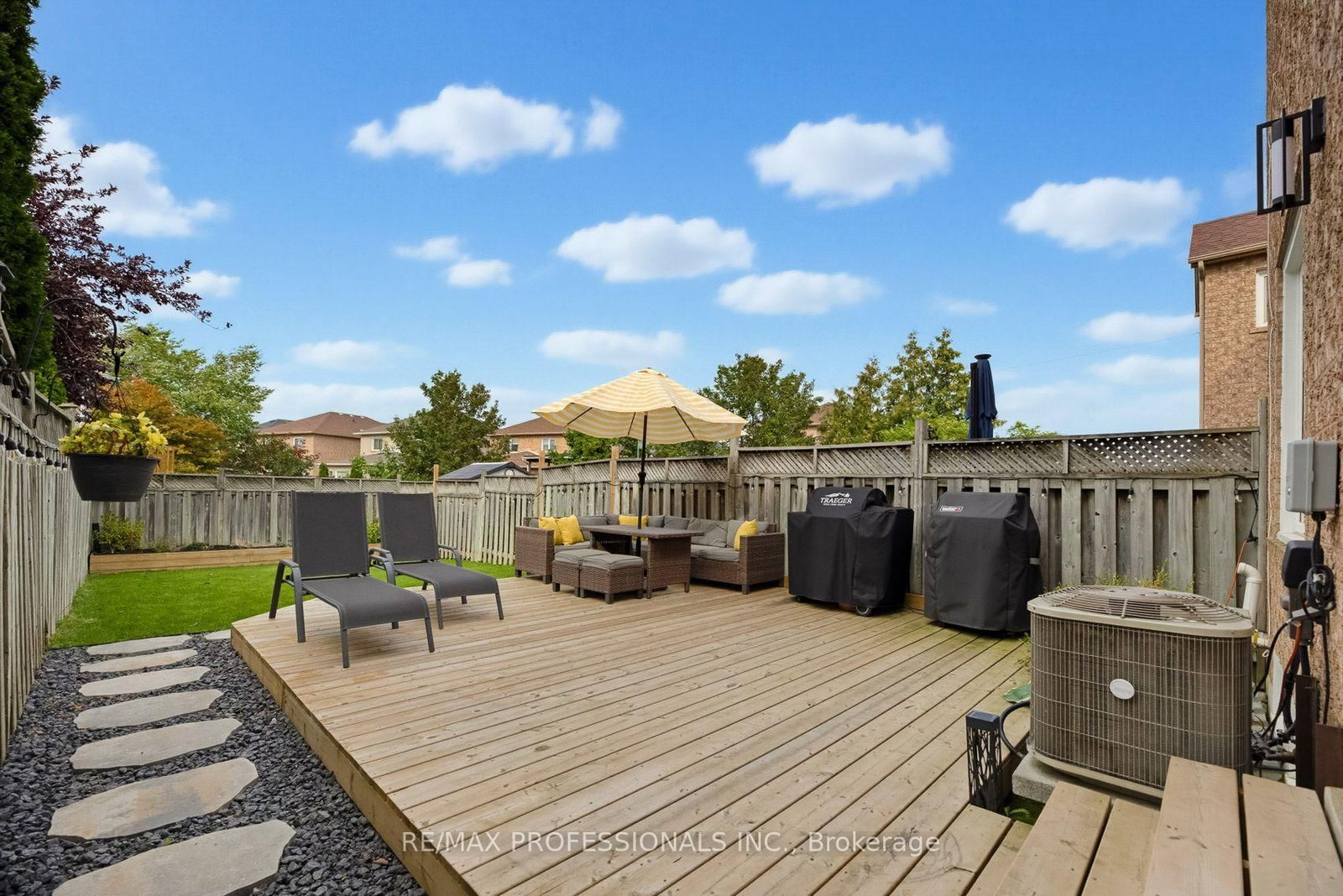 21 Waterbury Street • Caledon, ON photo 37