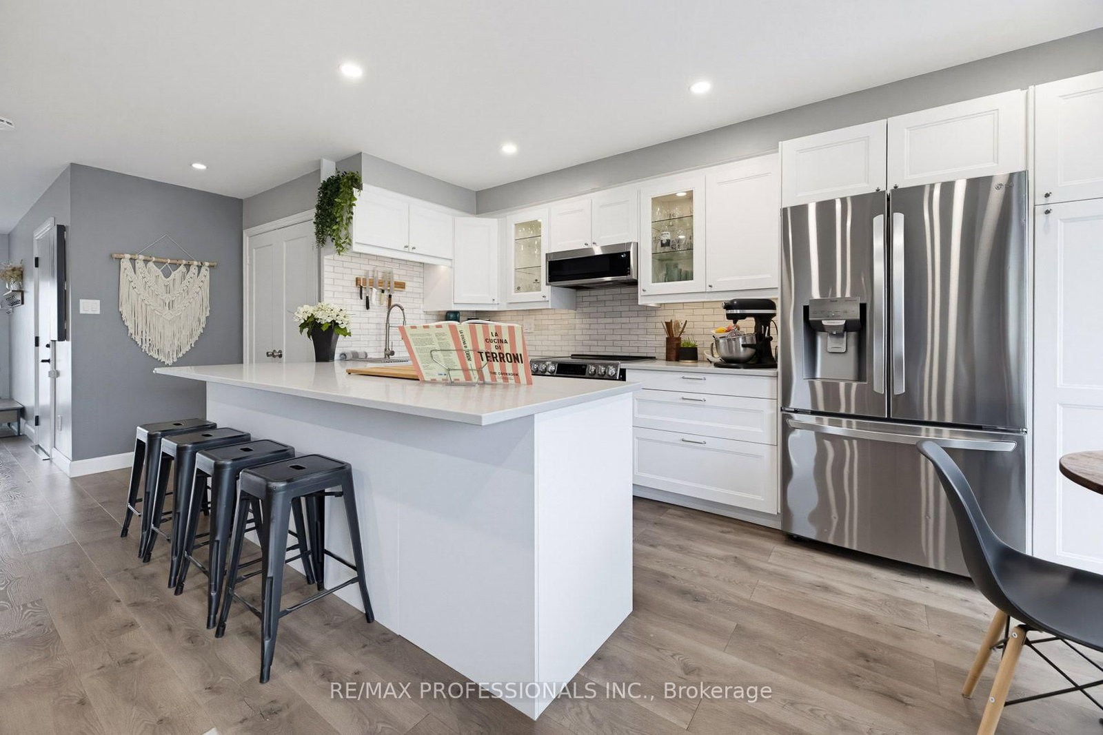 21 Waterbury Street • Caledon, ON photo 8