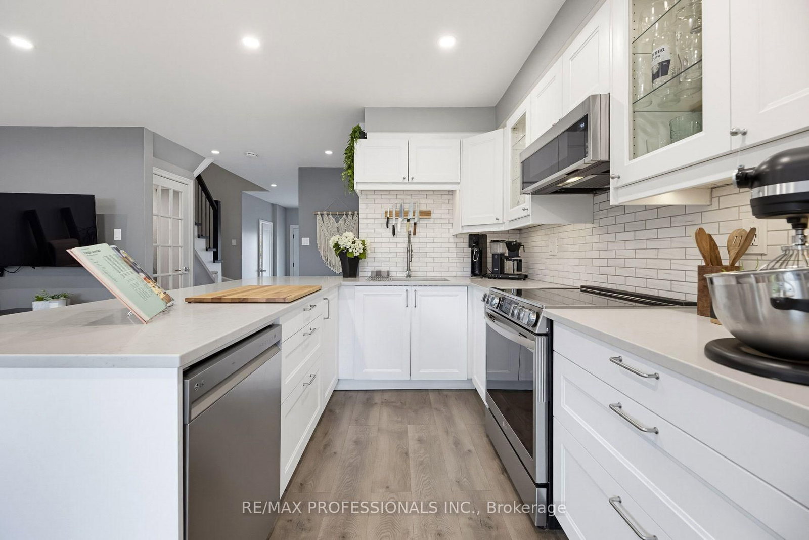 21 Waterbury Street • Caledon, ON photo 9