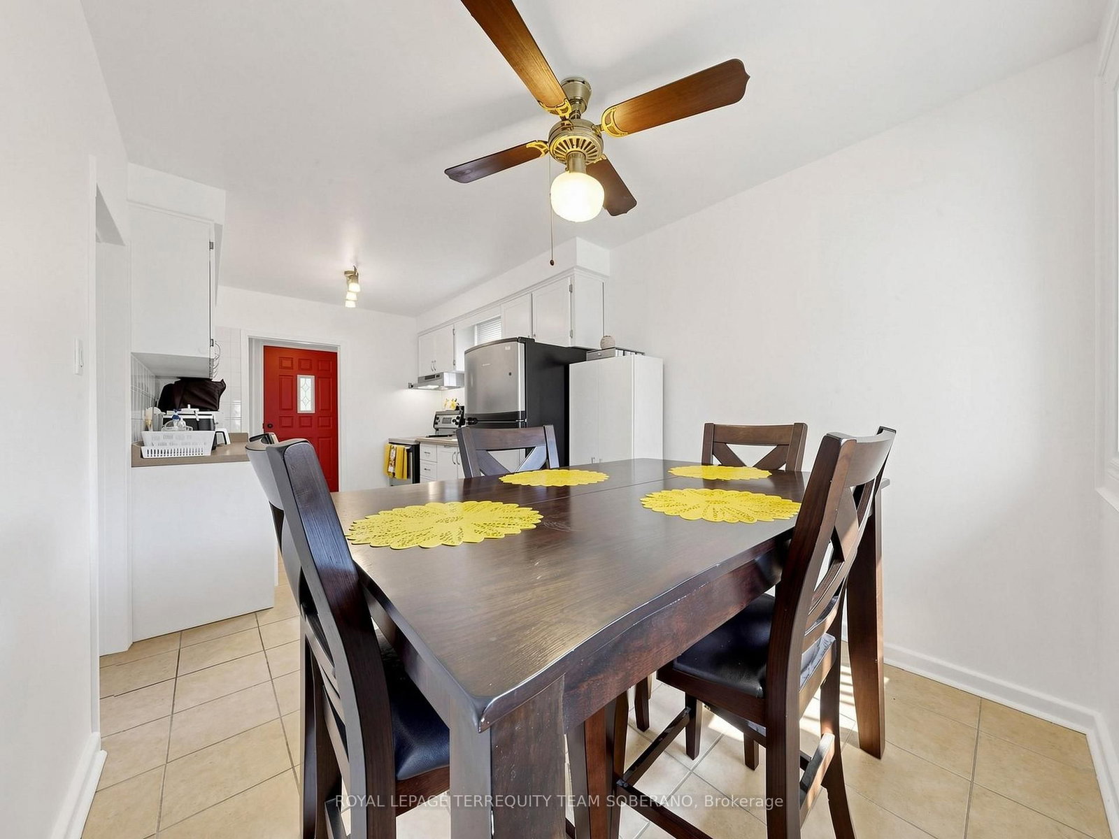 16 Clearbrooke Circle • Toronto, ON photo 19
