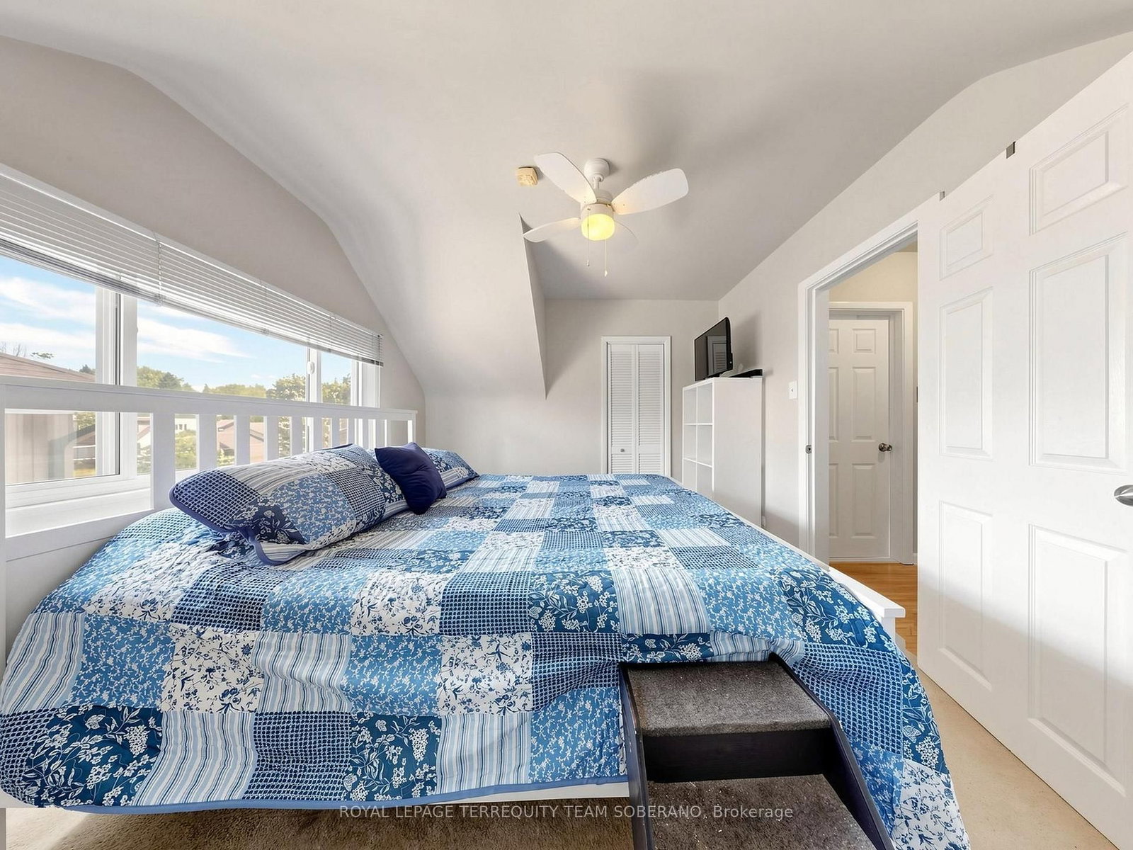 16 Clearbrooke Circle • Toronto, ON photo 25
