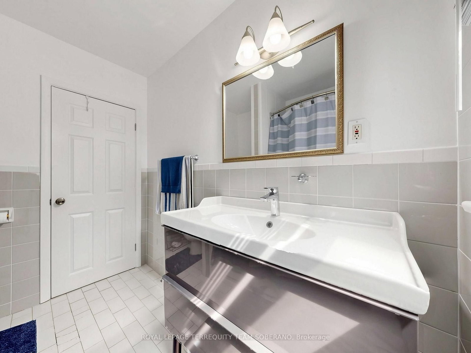 16 Clearbrooke Circle • Toronto, ON photo 27