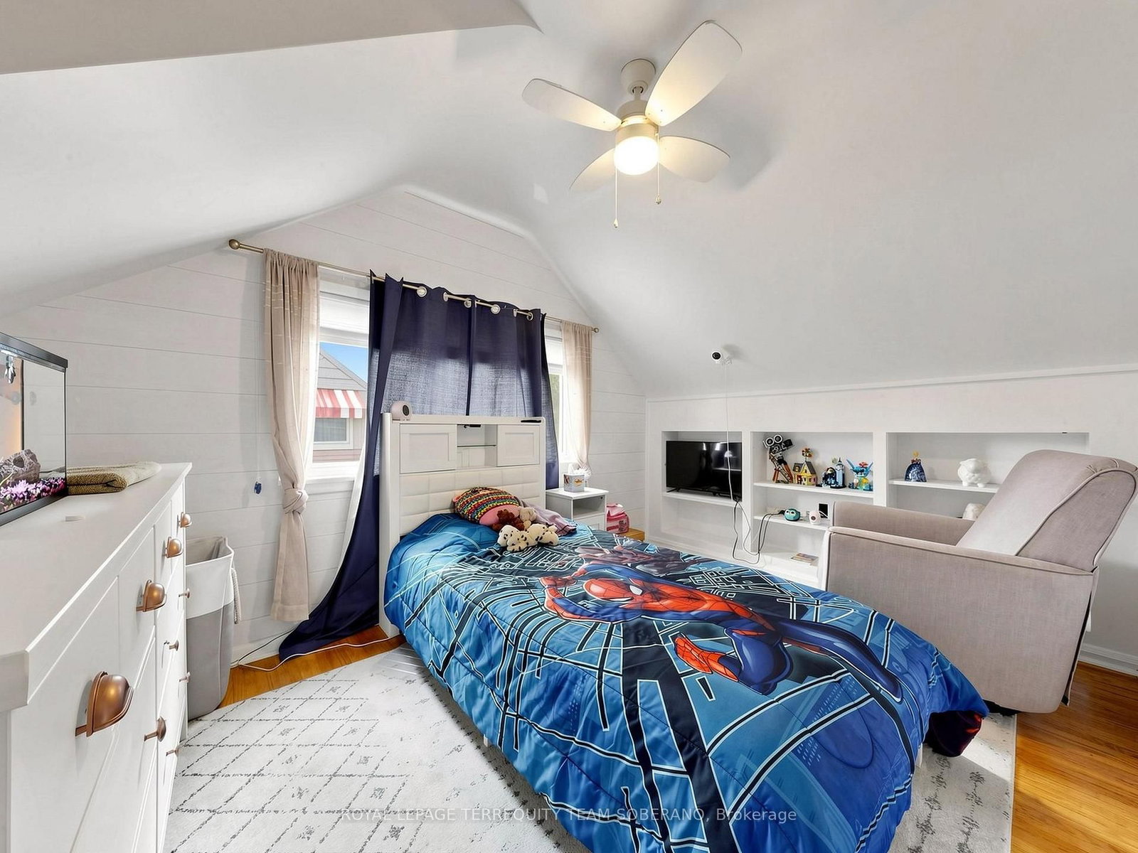 16 Clearbrooke Circle • Toronto, ON photo 29
