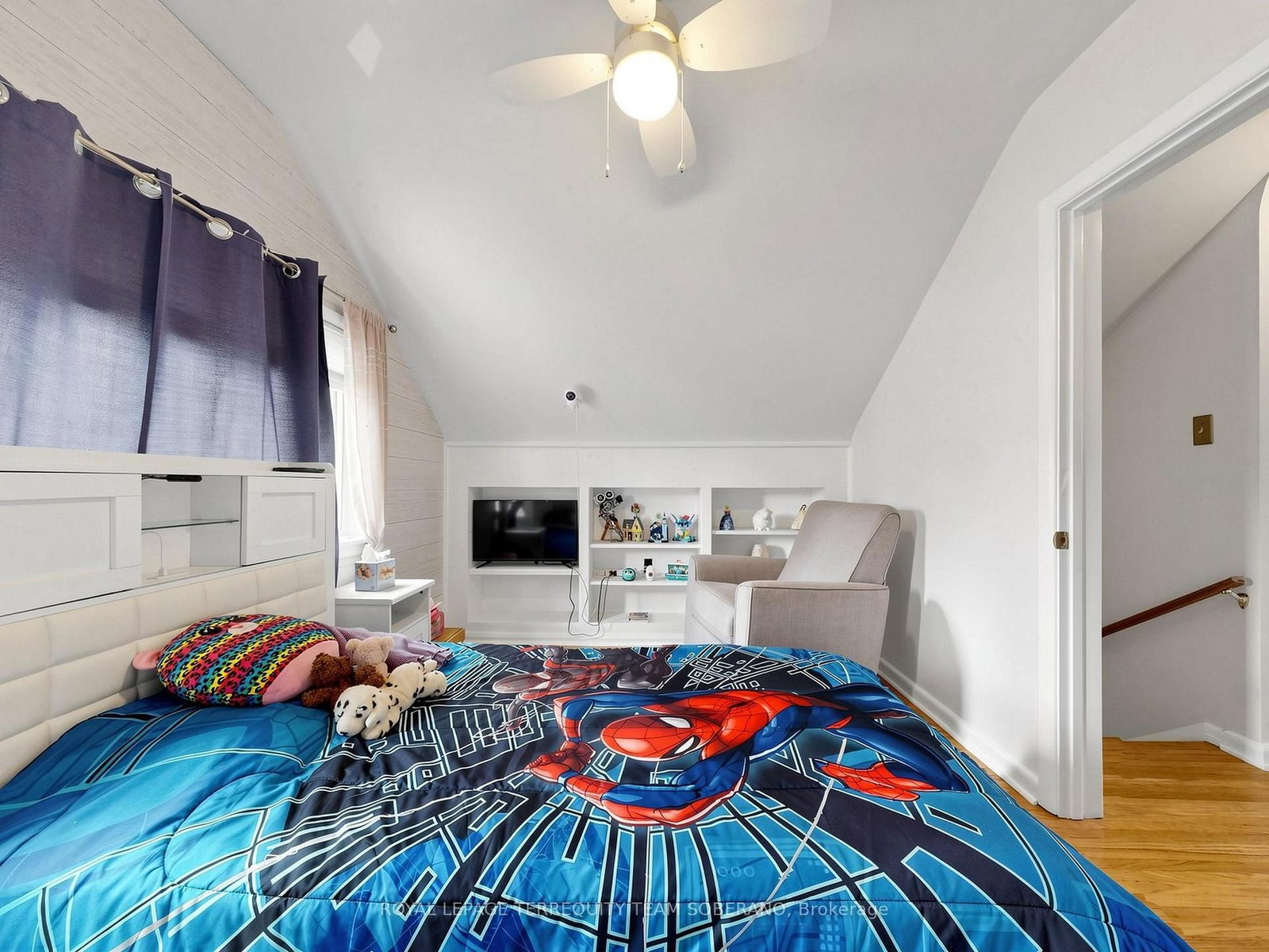 16 Clearbrooke Circle • Toronto, ON photo 31