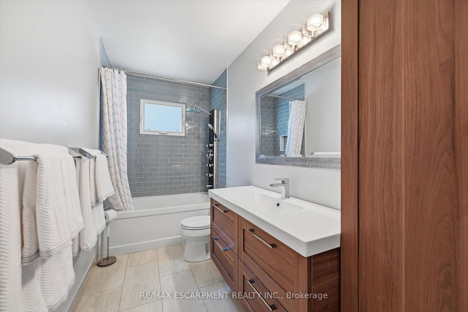 2120 Cavendish Drive • Burlington, ON photo 20