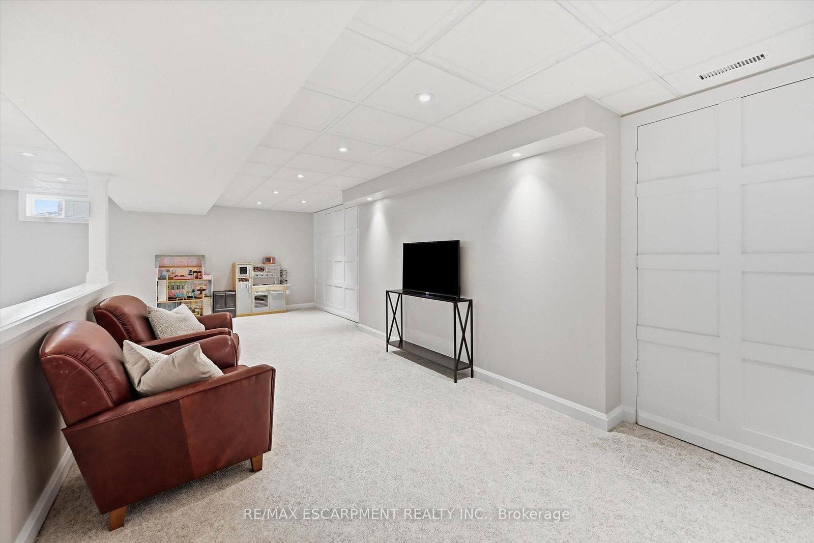 2120 Cavendish Drive • Burlington, ON photo 33