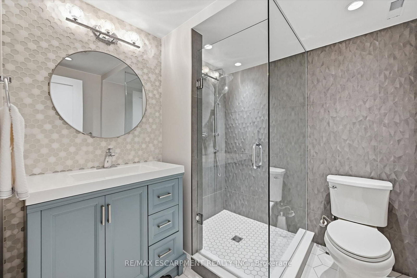 2120 Cavendish Drive • Burlington, ON photo 37