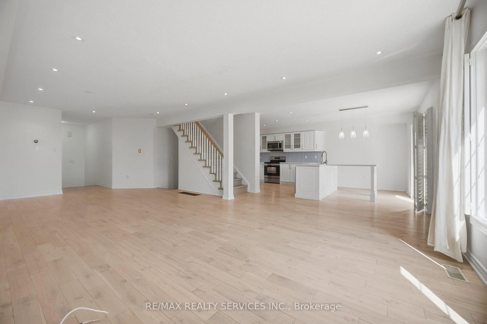 33 Sewells Lane • Brampton, ON photo 10