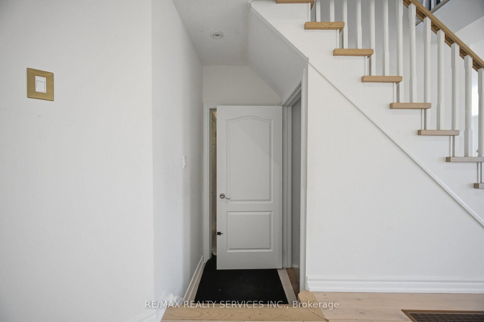 33 Sewells Lane • Brampton, ON photo 40