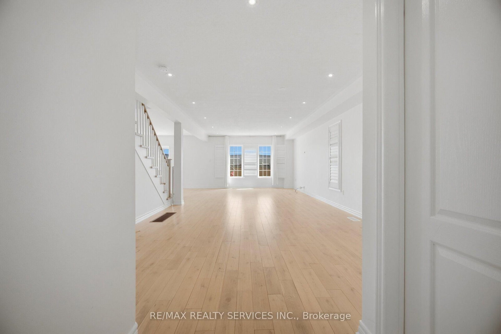 33 Sewells Lane • Brampton, ON photo 6