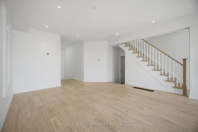 33 Sewells Lane • Brampton, ON photo 7
