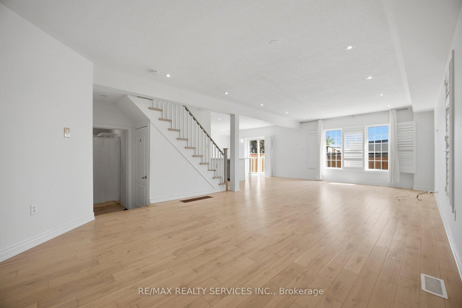 33 Sewells Lane • Brampton, ON photo 9