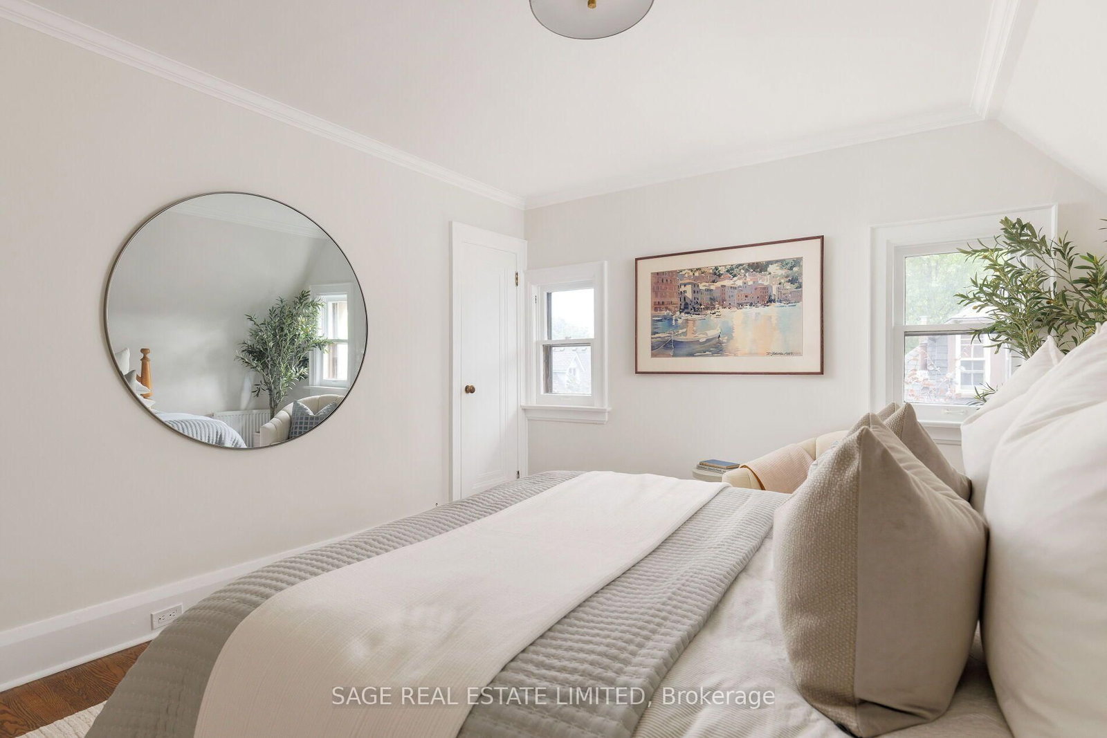 78 The Kingsway • Toronto, ON photo 43