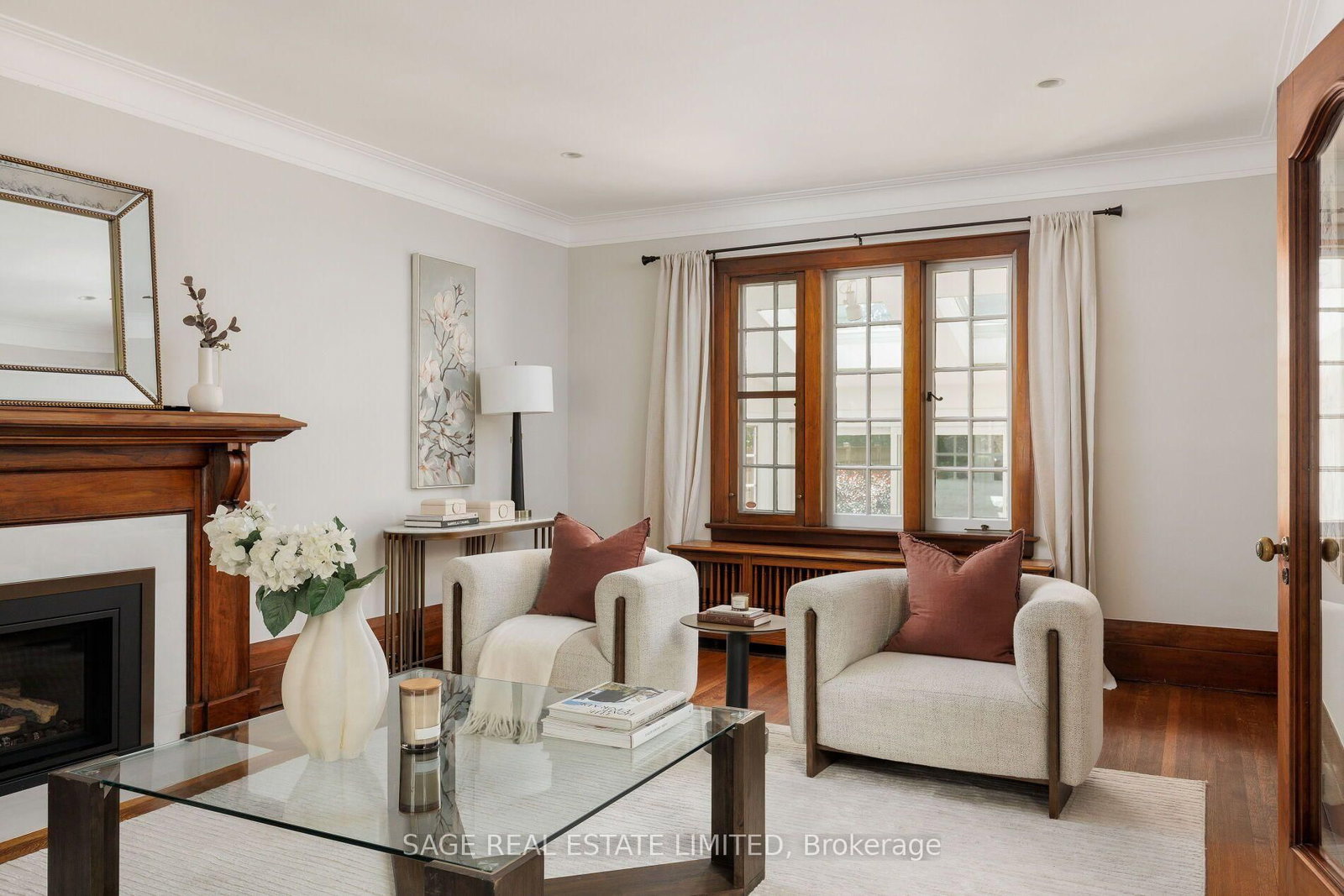 78 The Kingsway • Toronto, ON photo 8