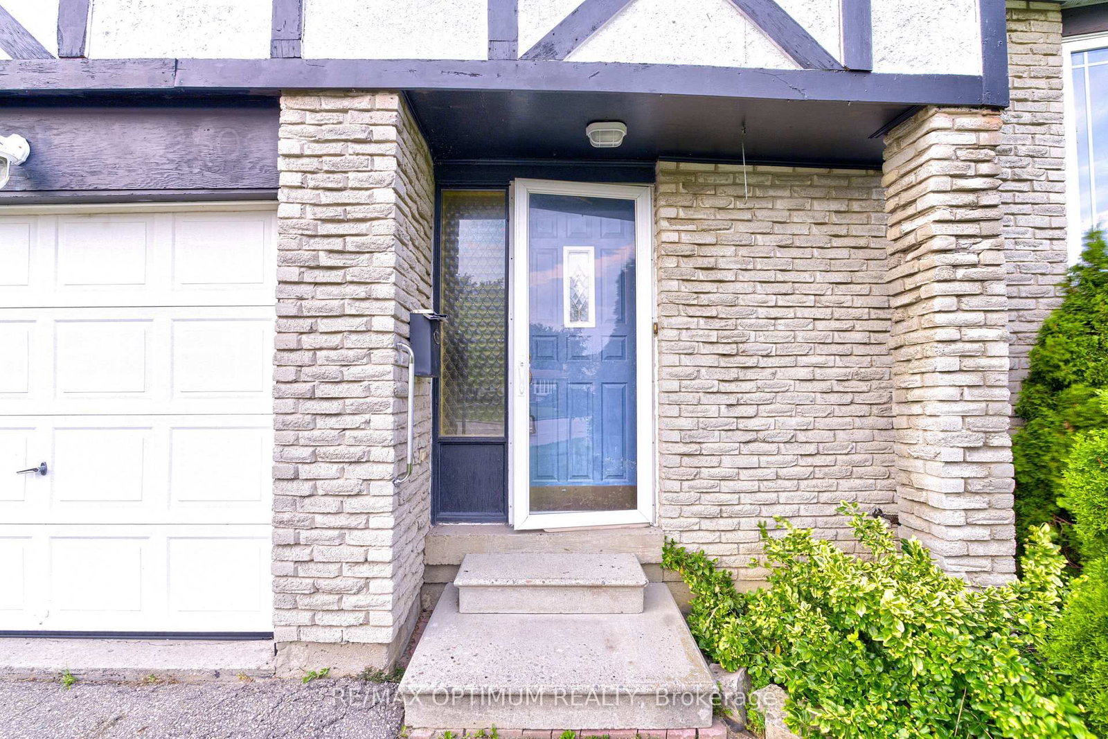50 Gondola Crescent • Brampton, ON photo 3