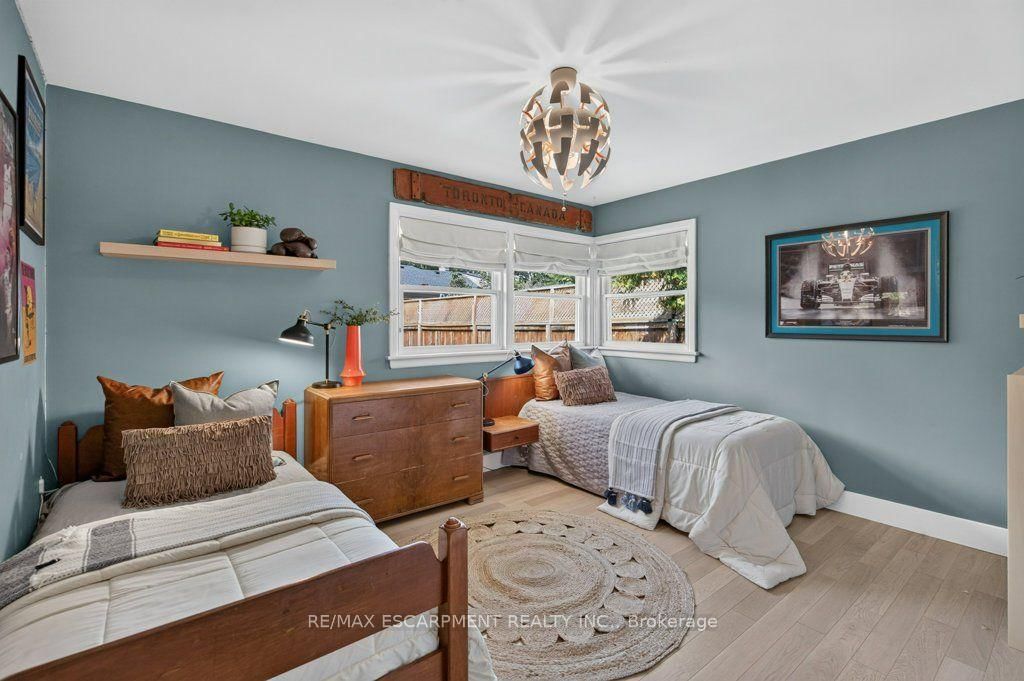 395 Lark Avenue • Burlington, ON photo 22