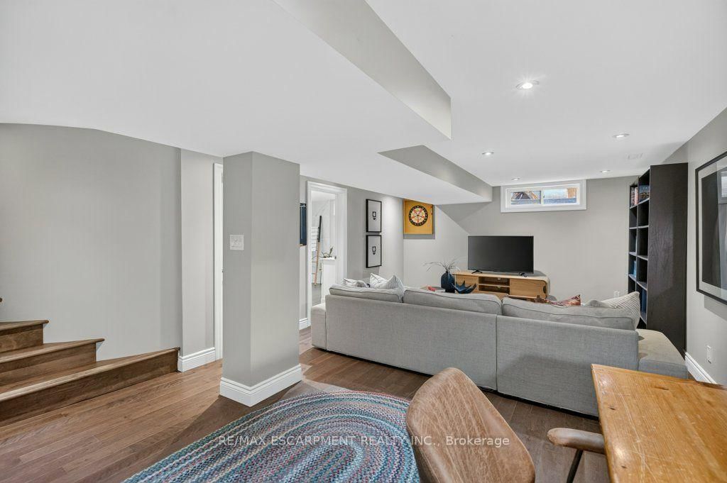 395 Lark Avenue • Burlington, ON photo 29