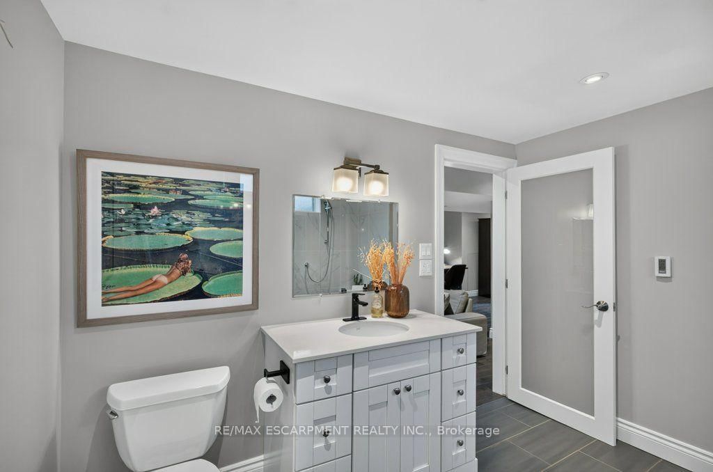 395 Lark Avenue • Burlington, ON photo 36