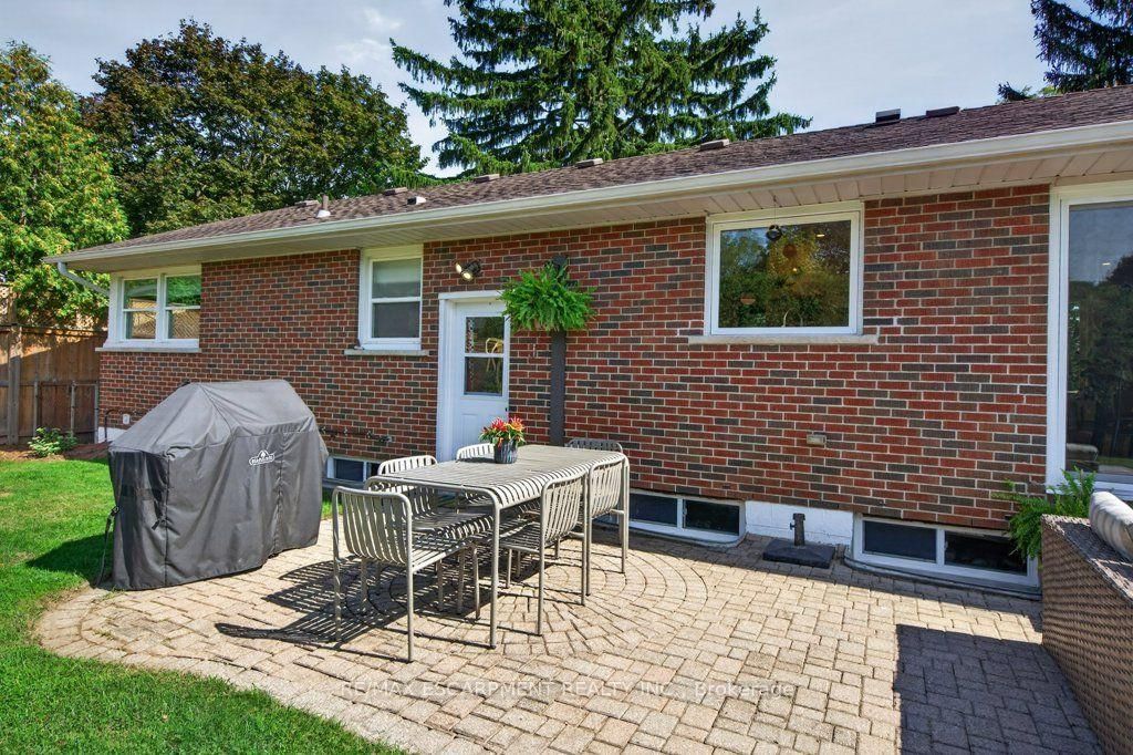 395 Lark Avenue • Burlington, ON photo 40