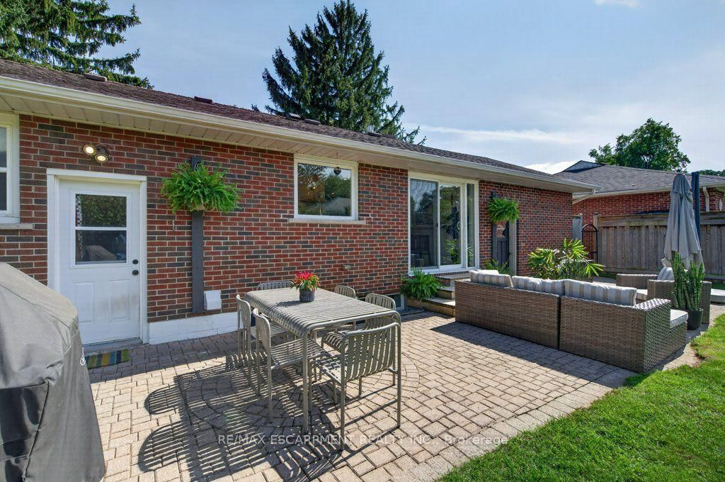 395 Lark Avenue • Burlington, ON photo 41