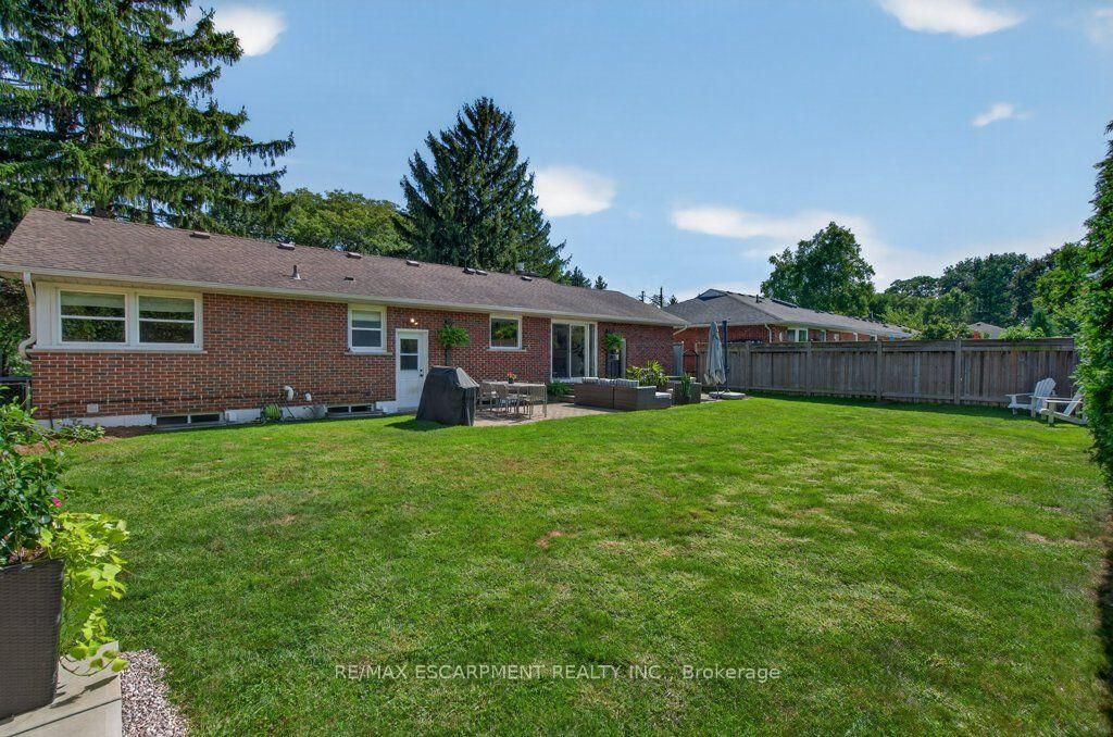 395 Lark Avenue • Burlington, ON photo 43