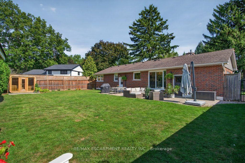 395 Lark Avenue • Burlington, ON photo 45