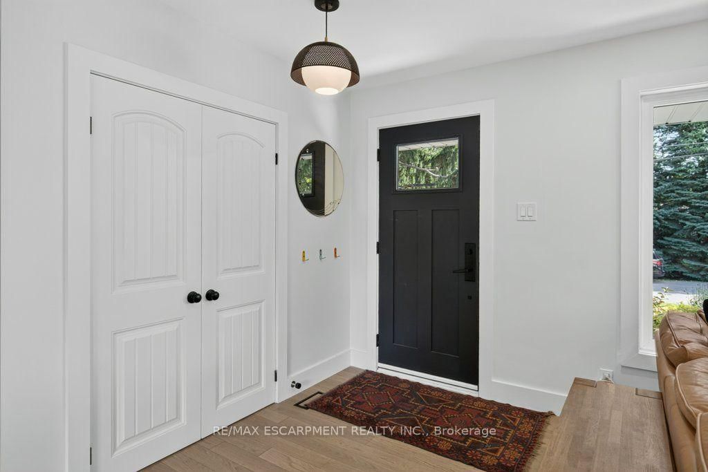 395 Lark Avenue • Burlington, ON photo 6