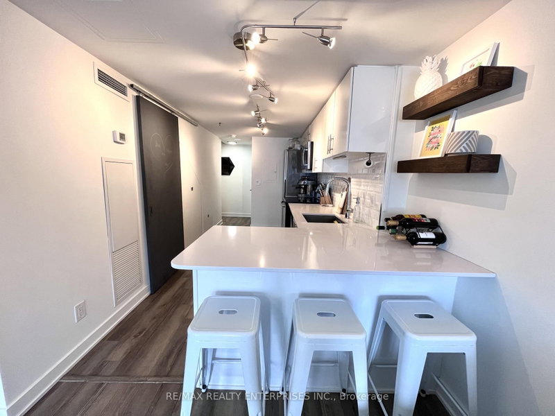 11 Superior Etobicoke,ON M8V 0A7 — Photo 6