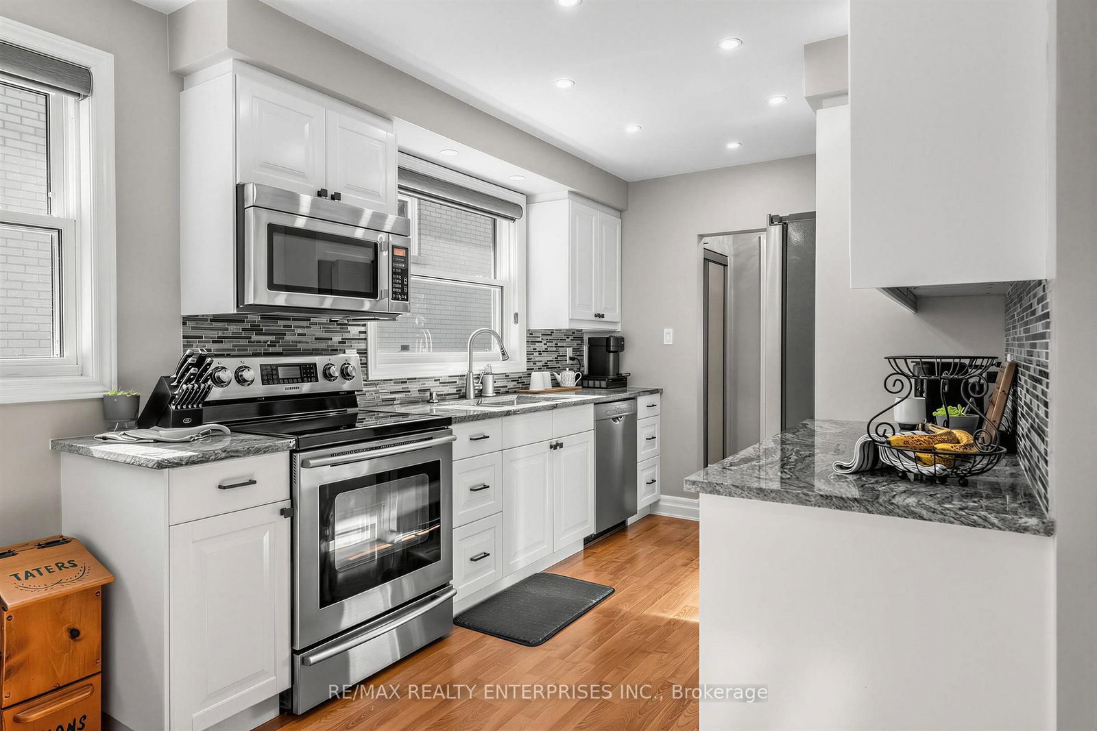 1535 Thetford Court • Mississauga, ON photo 13