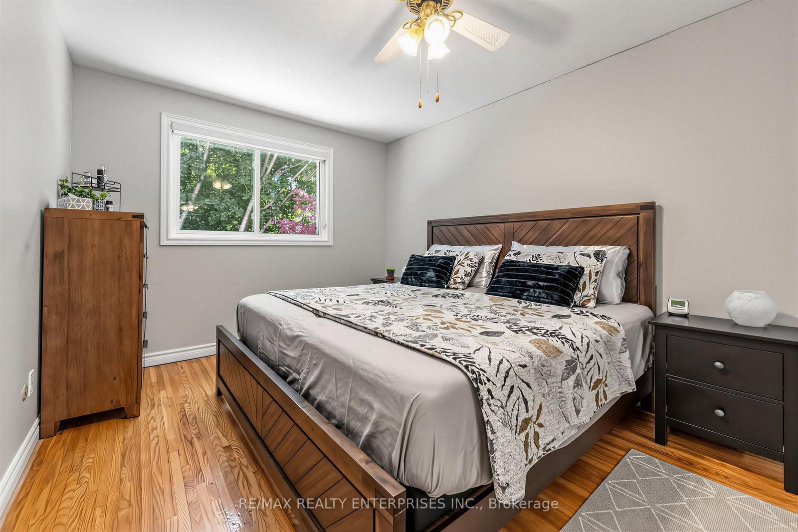 1535 Thetford Court • Mississauga, ON photo 15