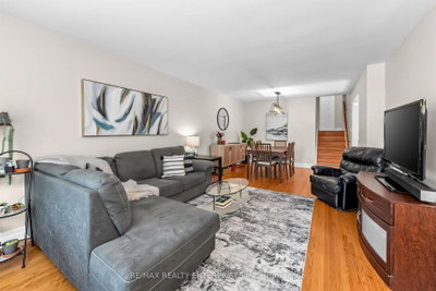1535 Thetford Court • Mississauga, ON photo 3