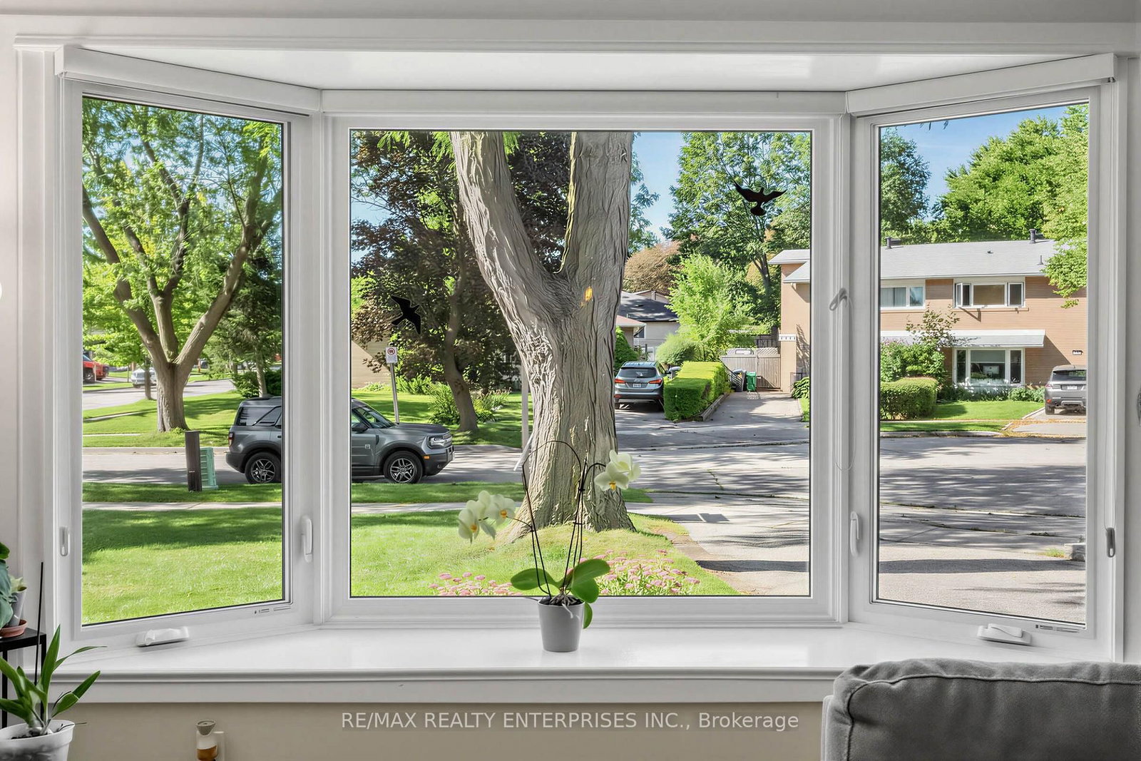 1535 Thetford Court • Mississauga, ON photo 6